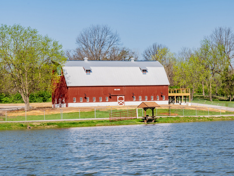 Red_Barn-1_72